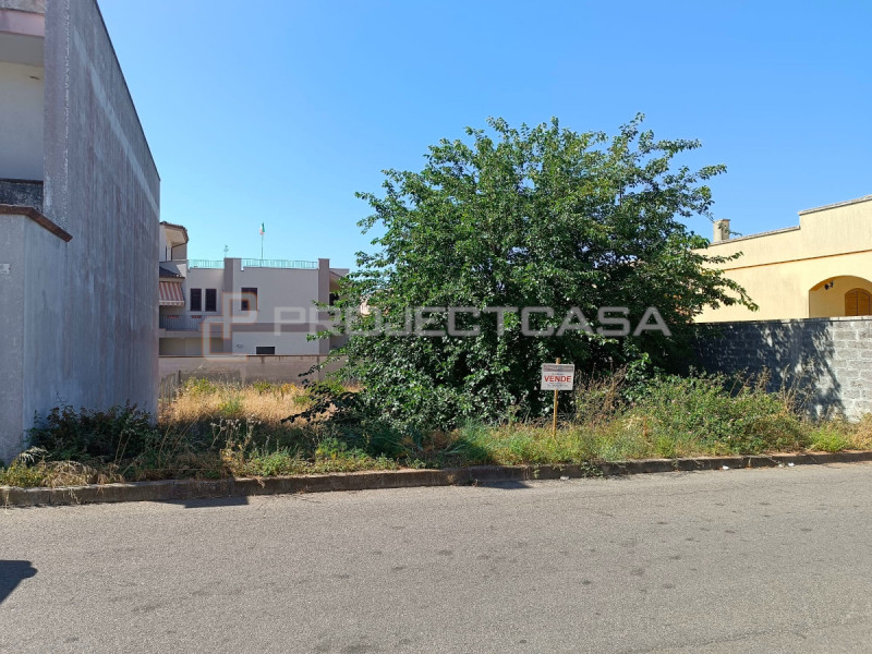 Immagine 2 di Terreno in vendita  in Via Tito Schipa a Scorrano