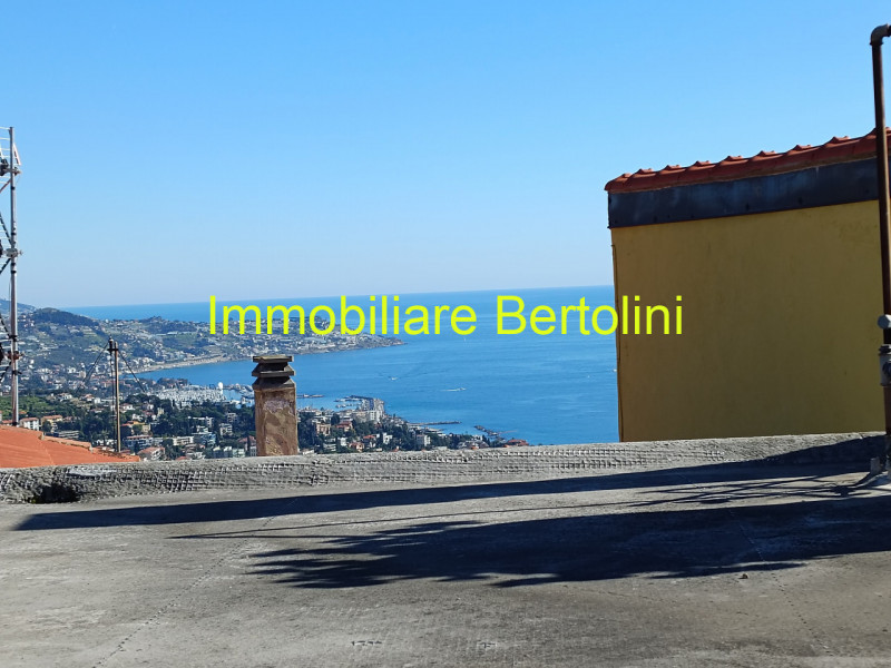 Immagine 1 di Appartamento in vendita  in Coldirodi a San Remo
