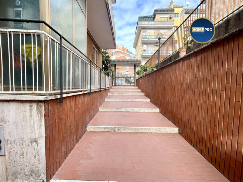 Immagine 19 di Appartamento in vendita  in Via Luigi Rolando 15 a Roma