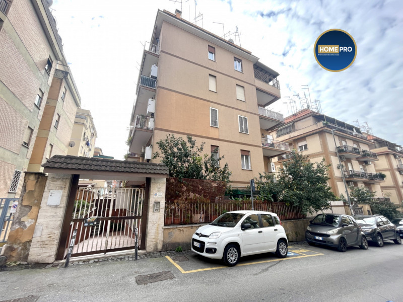 Immagine 20 di Appartamento in vendita  in Via Luigi Rolando 15 a Roma