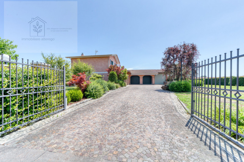 Immagine 1 di Villa in vendita  in via Restello a Villa Del Conte