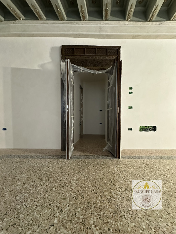 Immagine 7 di Appartamento in vendita  a Venezia