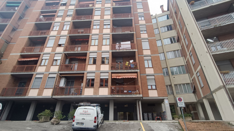 Immagine 1 di Magazzino in vendita  in Via Ruggero Torelli a Perugia