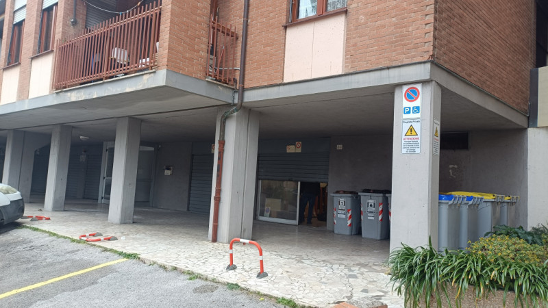 Immagine 2 di Magazzino in vendita  in Via Ruggero Torelli a Perugia