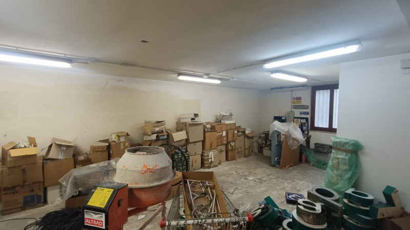 Immagine 6 di Magazzino in vendita  in Via Ruggero Torelli a Perugia