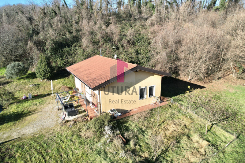 Immagine 3 di Casa indipendente in vendita  in Via Montello a Altavilla Vicentina