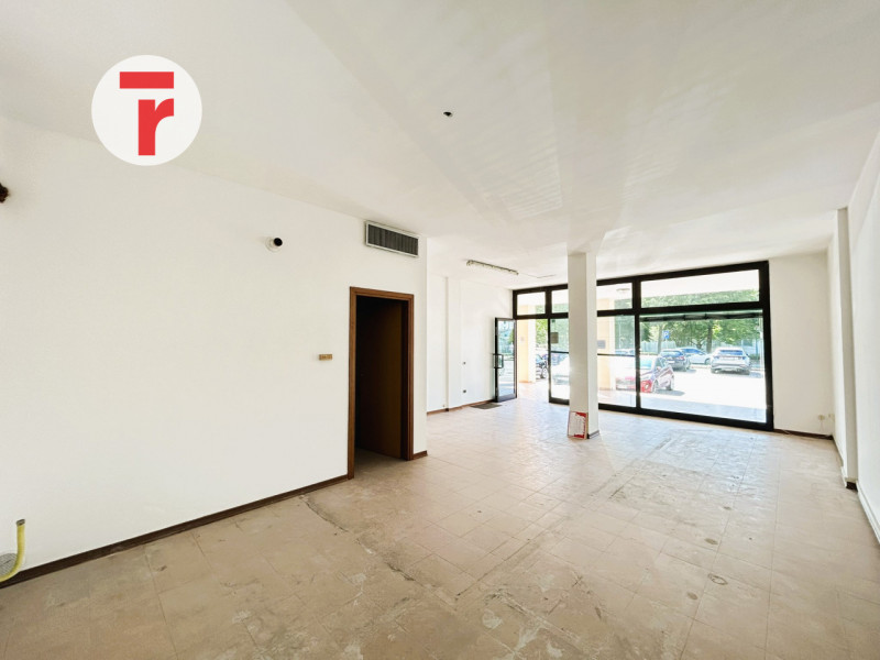 Immagine 2 di Negozio in vendita  in Via Armando Diaz a Vigonza