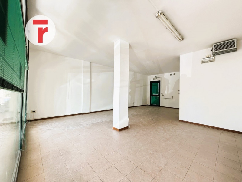 Immagine 3 di Negozio in vendita  in Via Armando Diaz a Vigonza