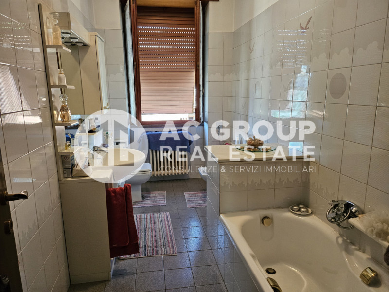 Immagine 14 di Villa in vendita  in Via Giotto a Rescaldina