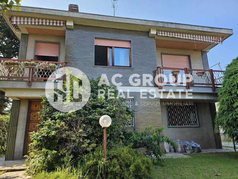 Immagine 31 di Villa in vendita  in Via Giotto a Rescaldina