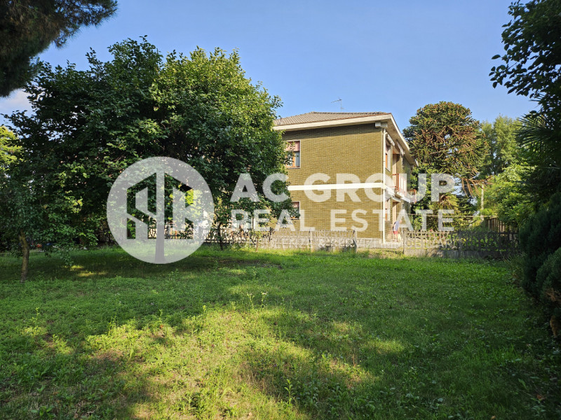 Immagine 36 di Villa in vendita  in Via Giotto a Rescaldina