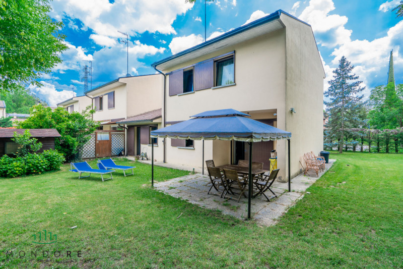 Immagine 1 di Villa in vendita  in via san lorenzo a Sasso Marconi