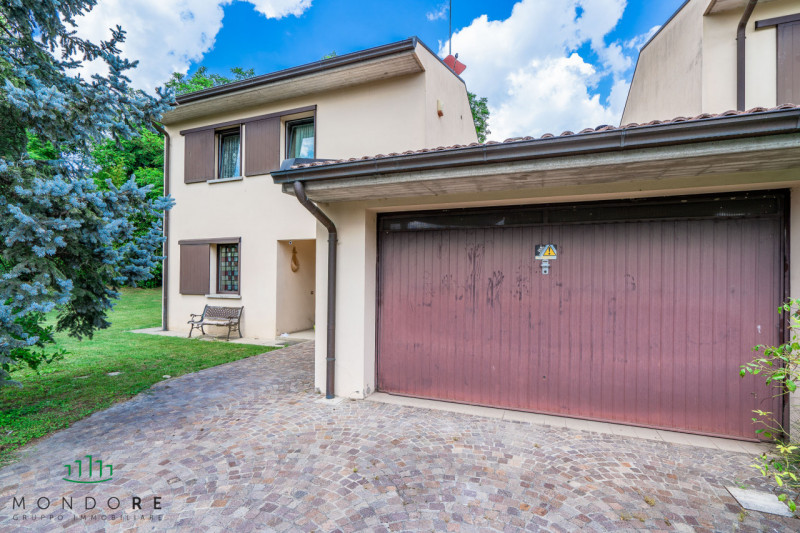 Immagine 13 di Villa in vendita  in via san lorenzo a Sasso Marconi