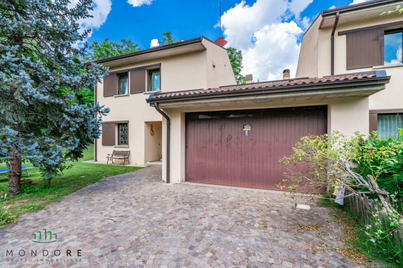 Immagine 14 di Villa in vendita  in via san lorenzo a Sasso Marconi