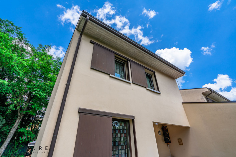 Immagine 15 di Villa in vendita  in via san lorenzo a Sasso Marconi