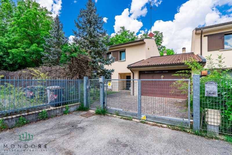 Immagine 16 di Villa in vendita  in via san lorenzo a Sasso Marconi