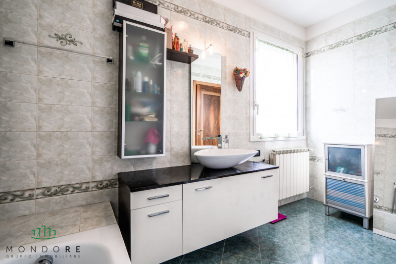 Immagine 54 di Villa in vendita  in via san lorenzo a Sasso Marconi