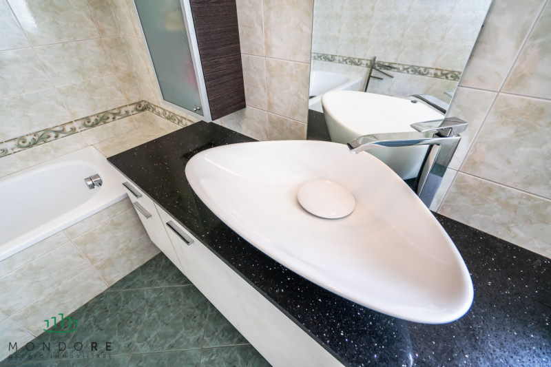 Immagine 56 di Villa in vendita  in via san lorenzo a Sasso Marconi