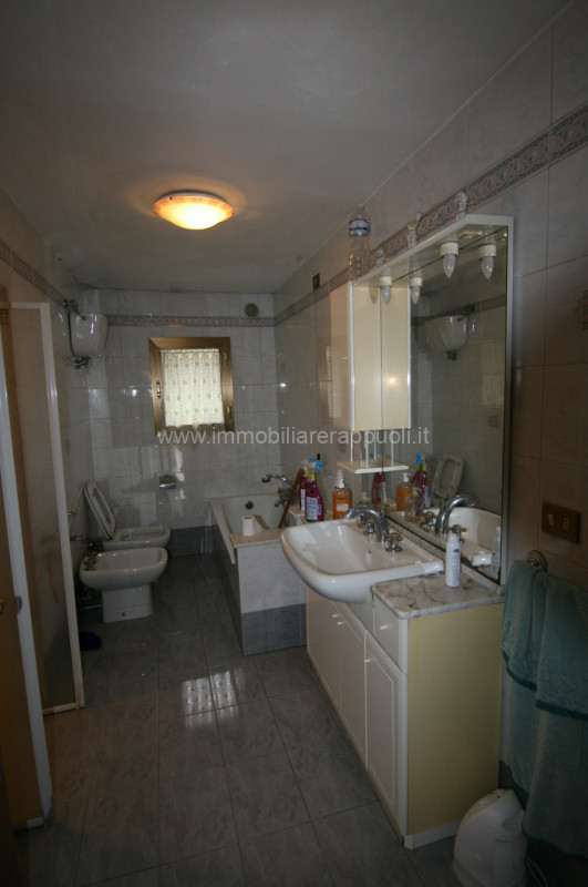 Immagine 9 di Casa indipendente in vendita  a Sinalunga