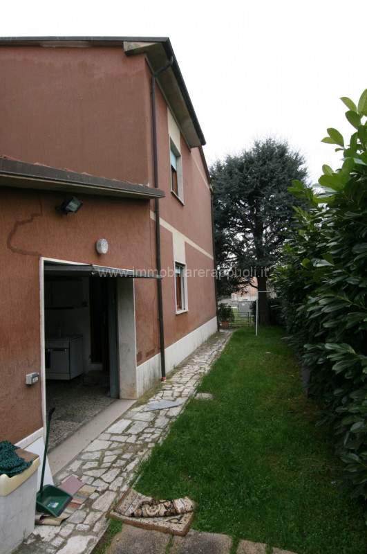 Immagine 13 di Casa indipendente in vendita  a Sinalunga