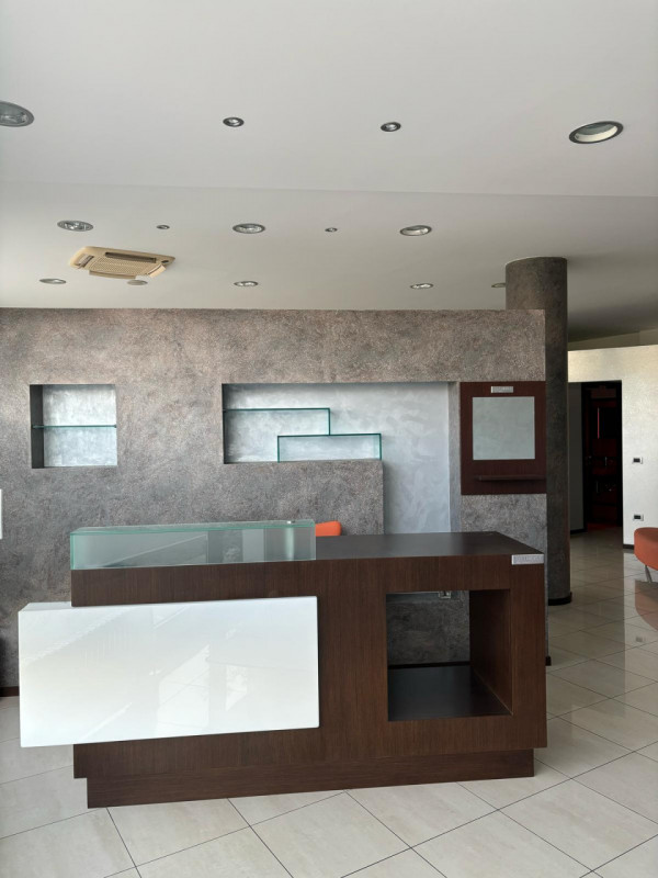 Immagine 10 di Negozio in affitto  in Via Mantegna a Pozzonovo