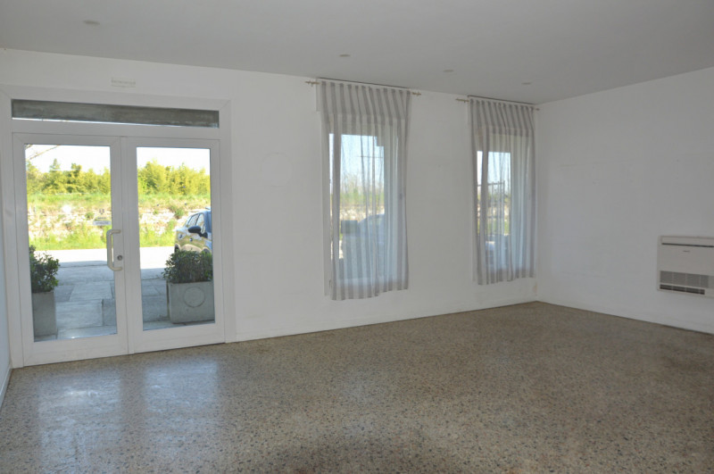 Immagine 1 di Ufficio in affitto  in Via Martini a Nove