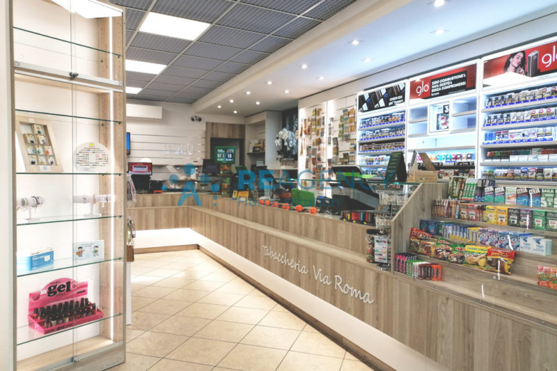 Immagine 3 di Attività commerciale in vendita  in Viale Trieste 95 a Vicenza