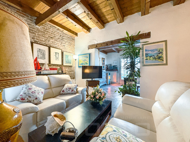 Immagine 5 di Hotel in vendita  in cascina americana a Balocco