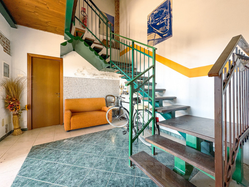 Immagine 23 di Hotel in vendita  in cascina americana a Balocco