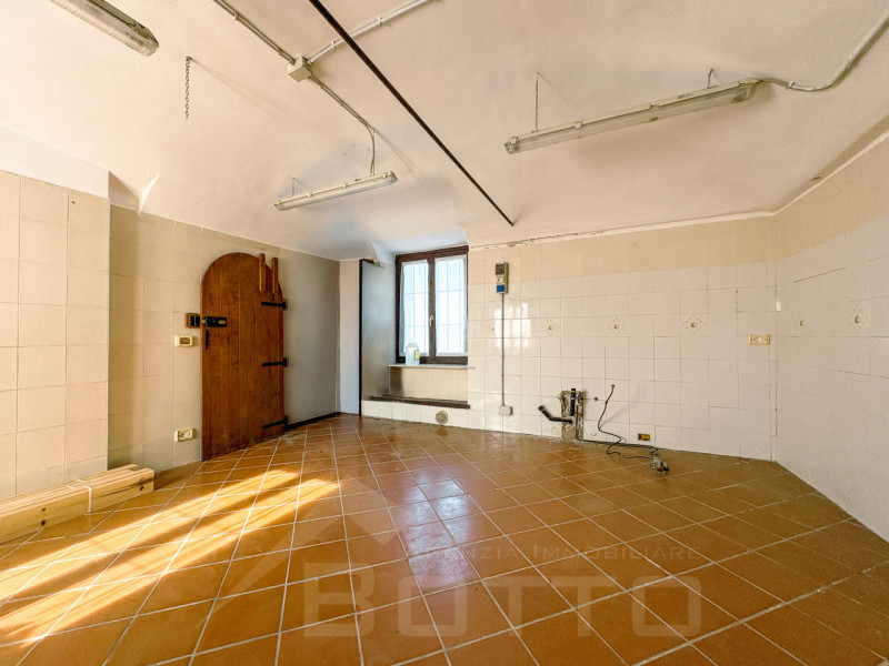 Immagine 28 di Hotel in vendita  in cascina americana a Balocco