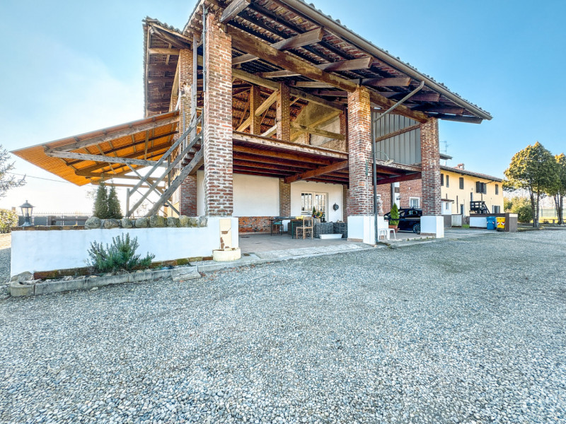 Immagine 46 di Hotel in vendita  in cascina americana a Balocco