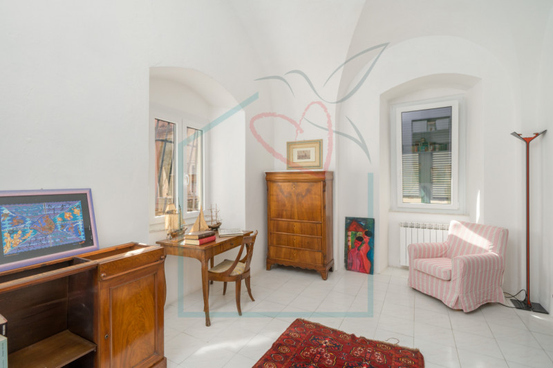 Immagine 18 di Appartamento in vendita  a Sarzana