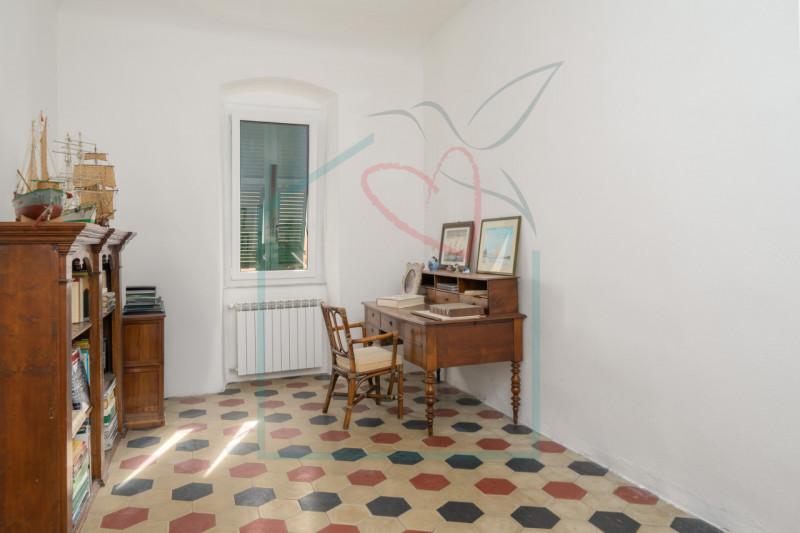 Immagine 21 di Appartamento in vendita  a Sarzana