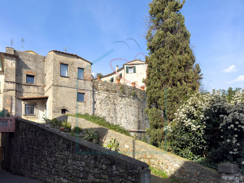 Immagine 23 di Appartamento in vendita  a Sarzana