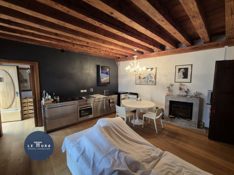 Immagine 1 di Appartamento in vendita  in Viale Gabriele D'Annunzio a Gorizia