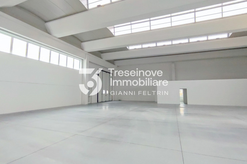 Immagine 8 di Capannone industriale in vendita  in Via Lombardia a Paese