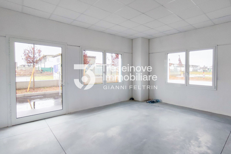 Immagine 10 di Capannone industriale in vendita  in Via Lombardia a Paese