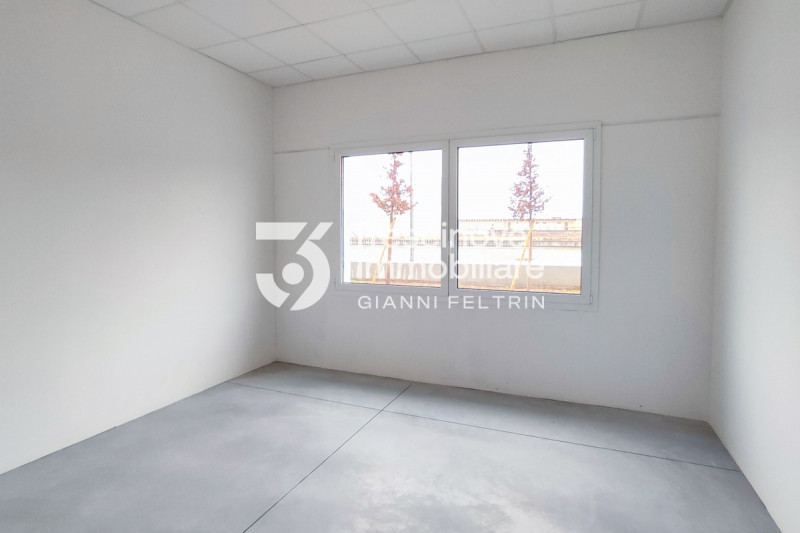 Immagine 11 di Capannone industriale in vendita  in Via Lombardia a Paese