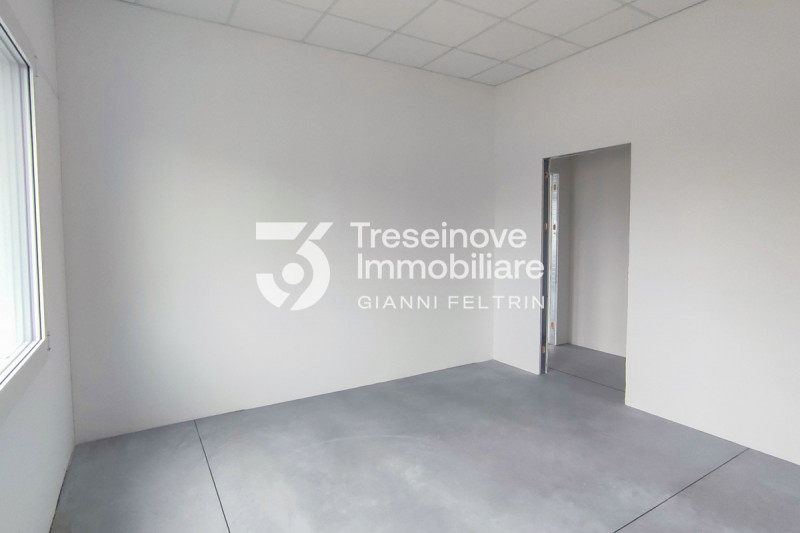 Immagine 12 di Capannone industriale in vendita  in Via Lombardia a Paese