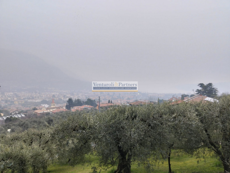 Immagine 2 di Terreno in vendita  in Via Europa a Salò