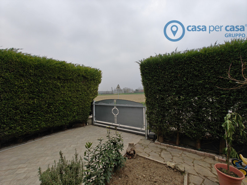 Immagine 6 di Casa quadrifamiliare in vendita  a Rovigo