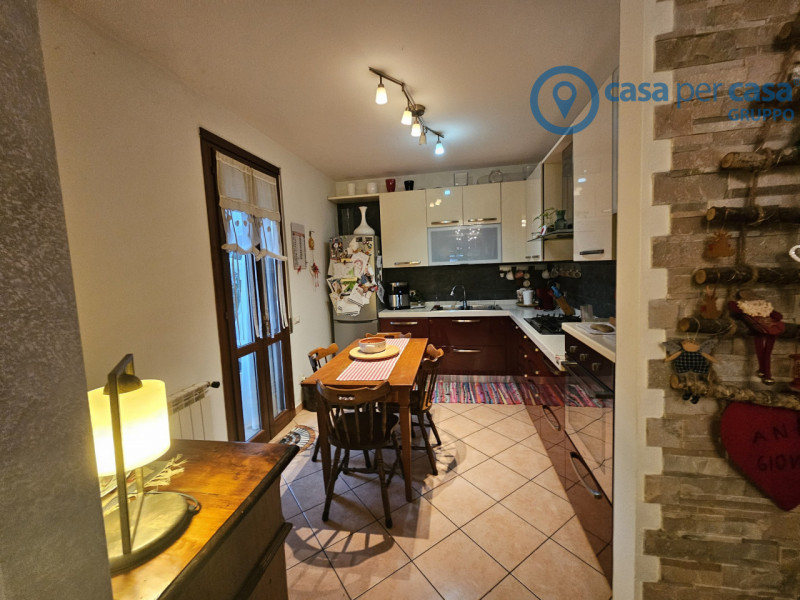 Immagine 13 di Casa quadrifamiliare in vendita  a Rovigo