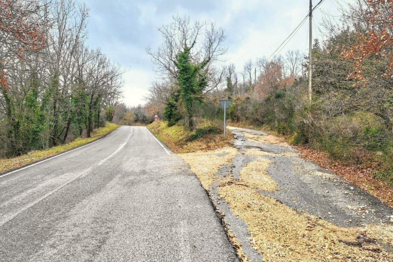 Immagine 9 di Terreno in vendita  in Località Il Poggio, N. Snc a Todi