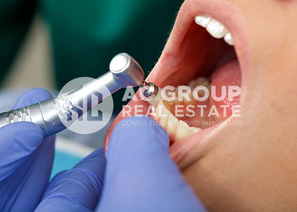 Immagine 5 di Attività commerciale in vendita  in Via Don Luigi Monza a Saronno