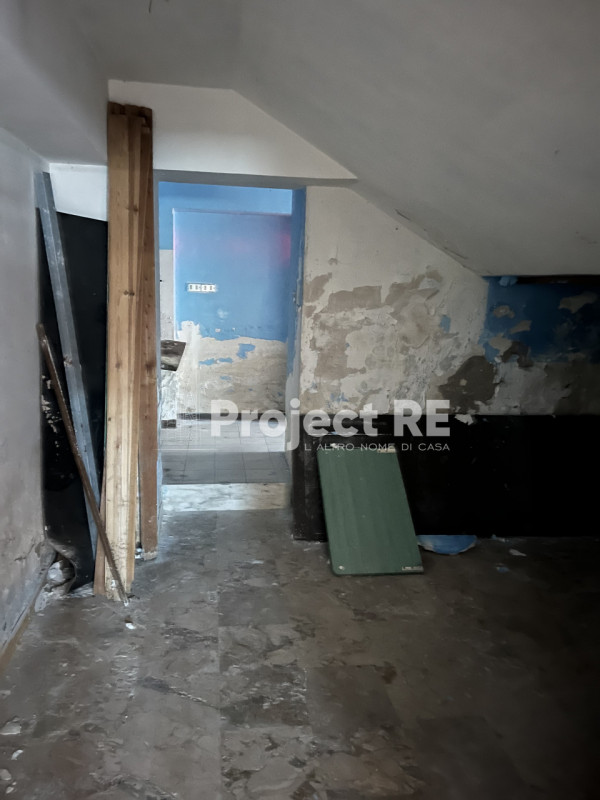 Immagine 7 di Magazzino in vendita  in Via Aschenez a Reggio Di Calabria