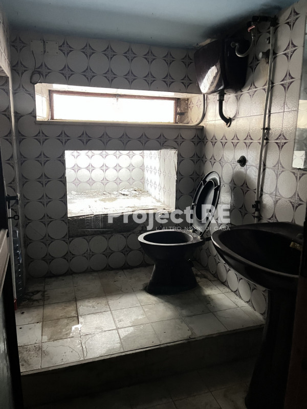 Immagine 10 di Magazzino in vendita  in Via Aschenez a Reggio Di Calabria