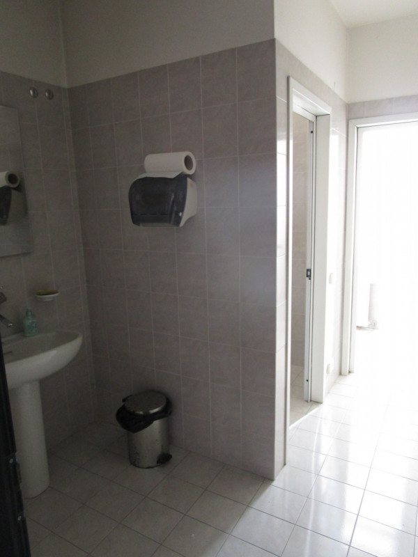 Immagine 4 di Negozio in vendita  a Noventa Padovana