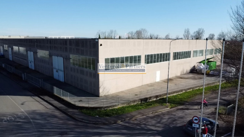 Immagine 1 di Capannone industriale in vendita  in Via Monticelli a Soiano Del Lago