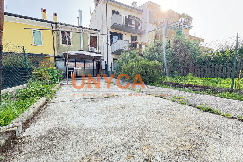 Immagine 13 di Villetta a schiera in vendita  in Via Antonio Salieri a Verona