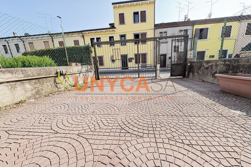 Immagine 19 di Villetta a schiera in vendita  in Via Antonio Salieri a Verona
